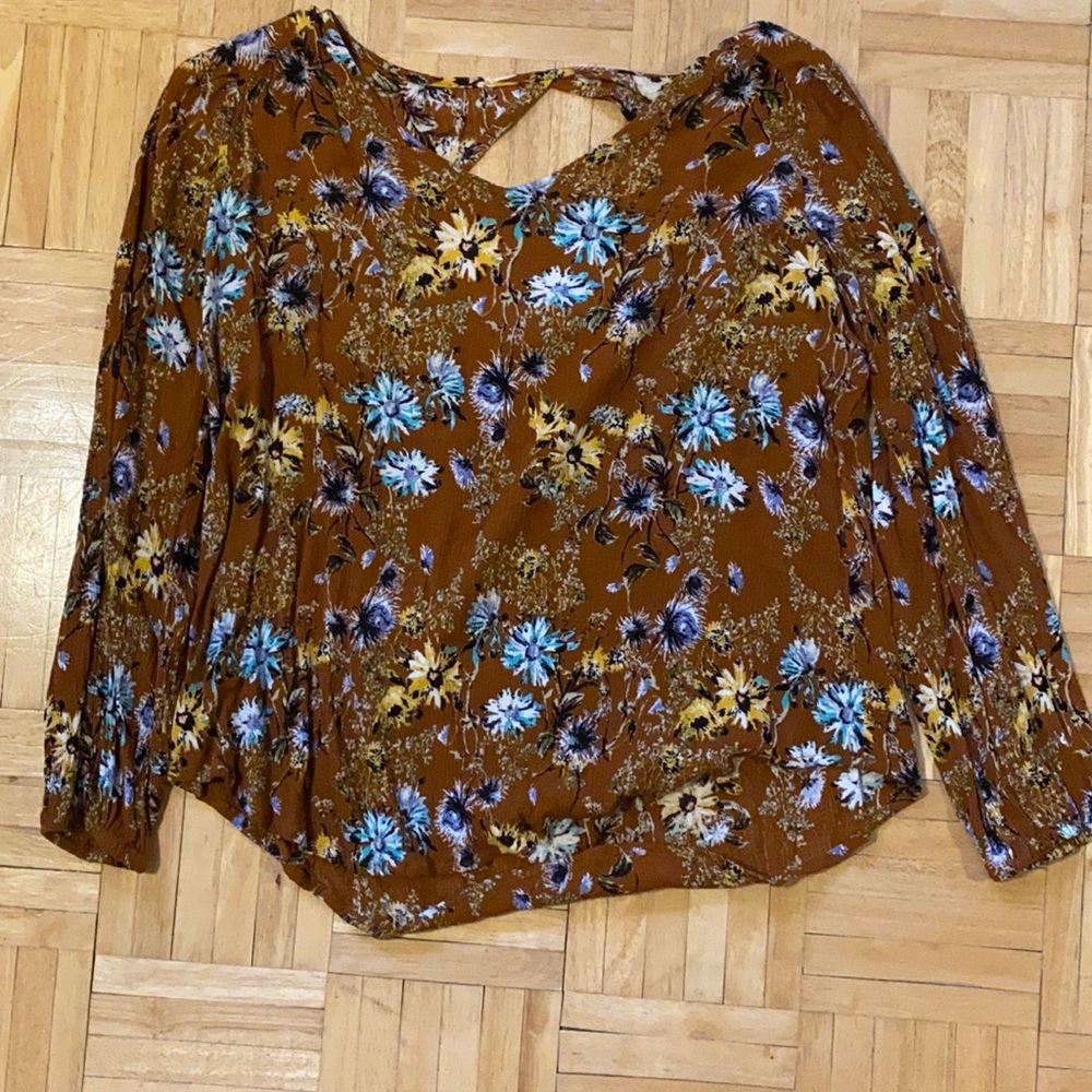 Lightly worn blouse
